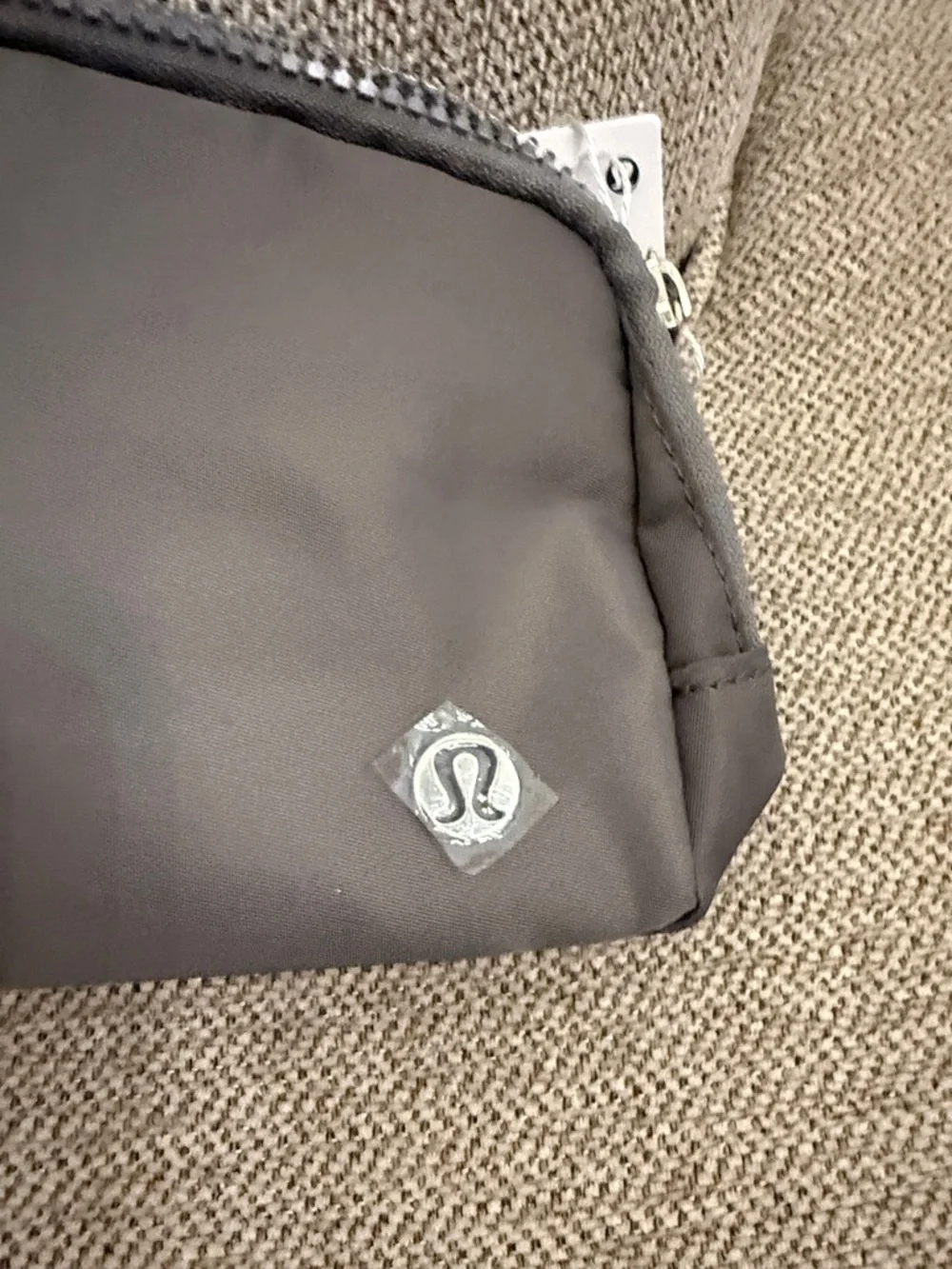 lululemon everywhere belt bag - Picture 3 of 6